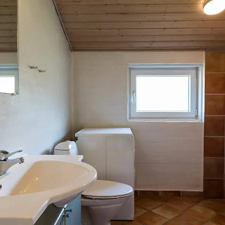 6 Person In * Blåvand