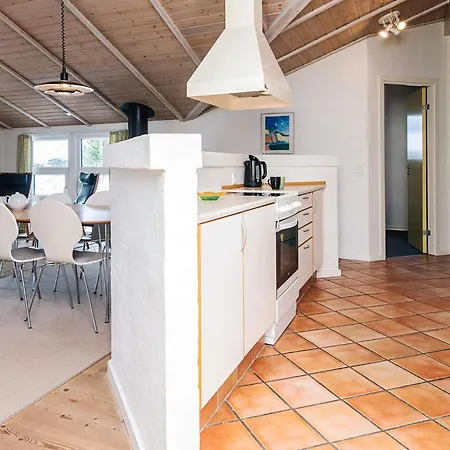 6 Person In * Blåvand