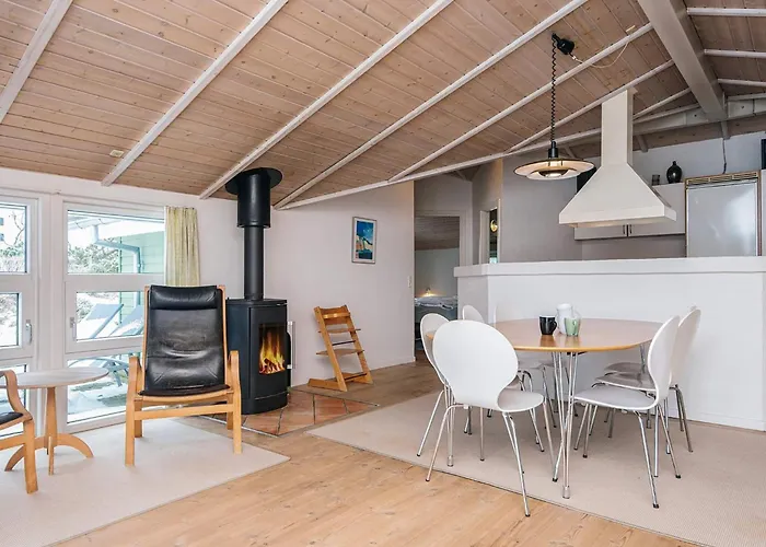 6 Person In Nyaraló